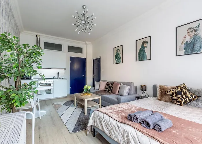 Deluxe Quentin Apartment Next To The Synagogue