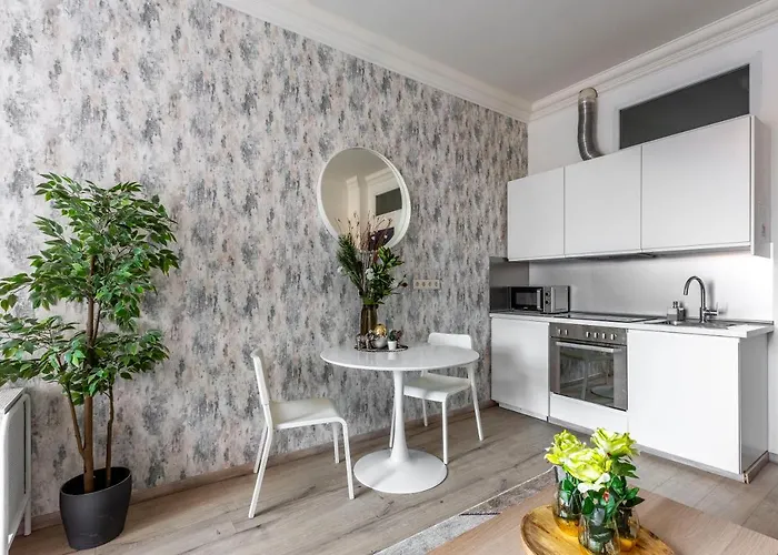 Deluxe Quentin Apartment Next To The Synagogue